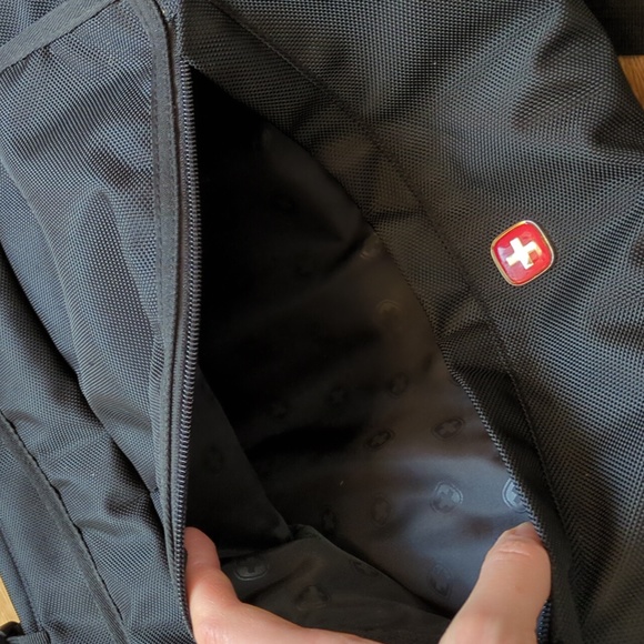 Swiss Gear by Wenger Messenger Bag - Picture 12 of 15